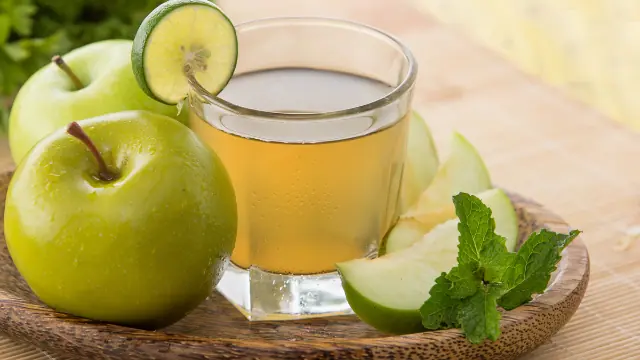 How To Make Homemade Apple Juice Without a Juicer